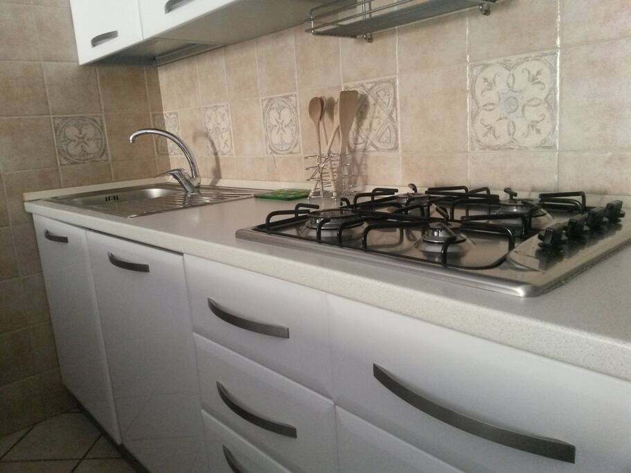 Cucina /lavastoviglie/fornelli