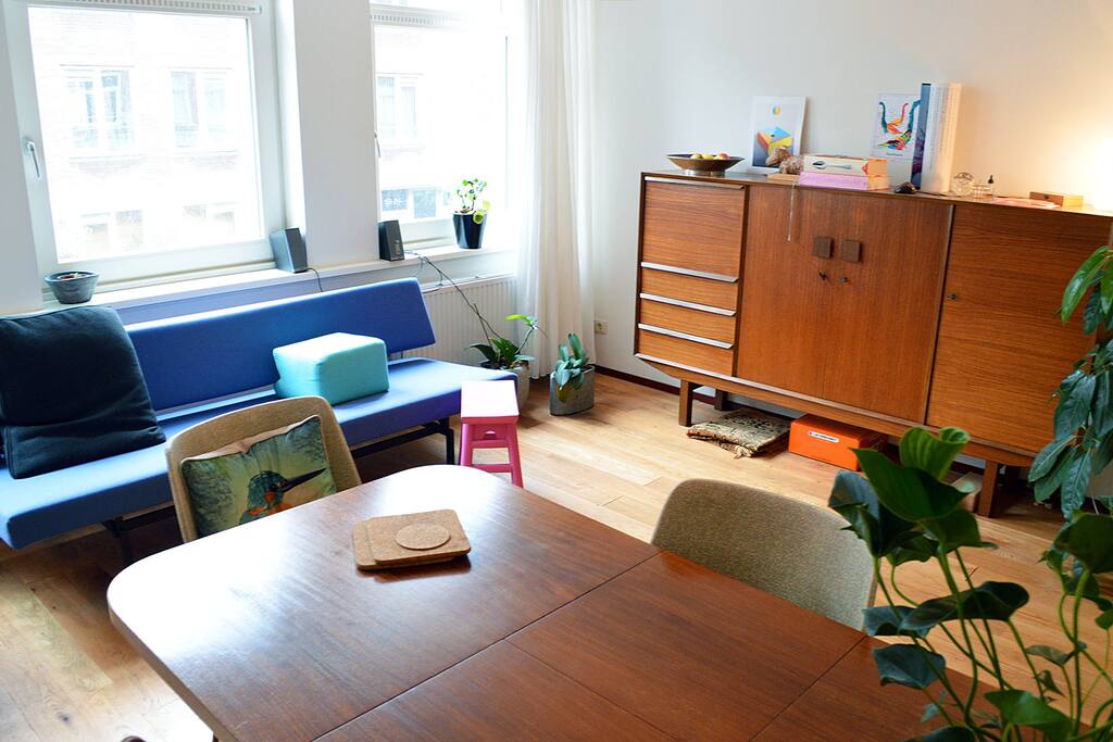 Living room with dinner table to enjoy your meal