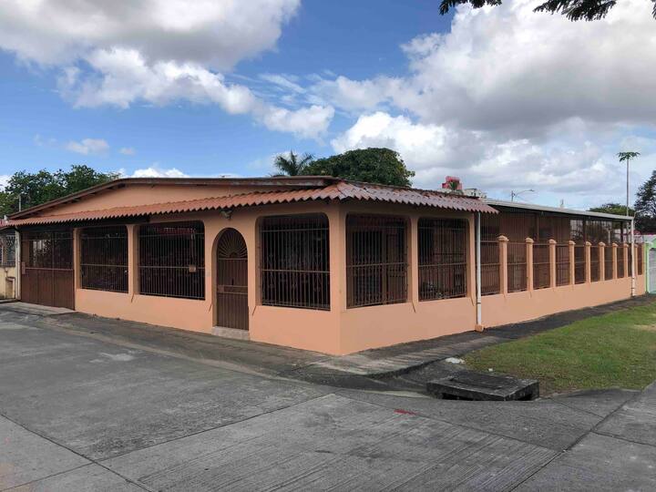 Spacious 3 Bedroom house in a quiet neighborhood. Houses for Rent in