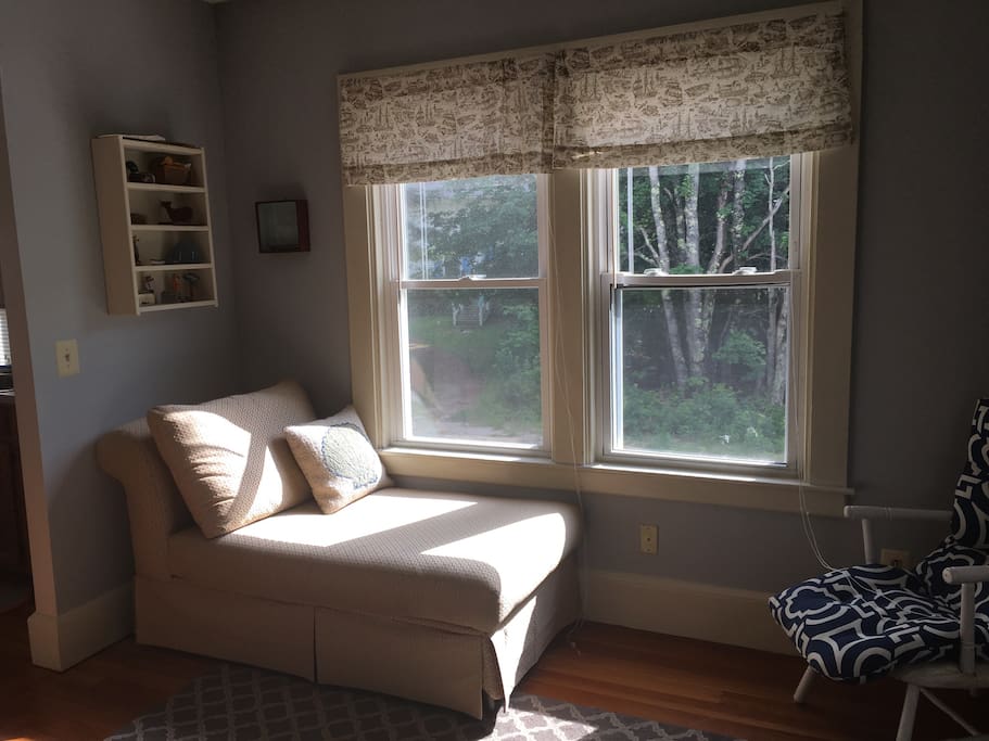 Chaise lounge. Good spot to read a book!