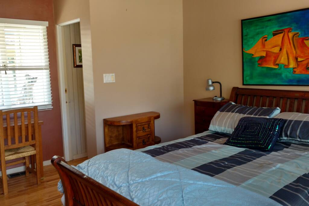 Queen size bed.