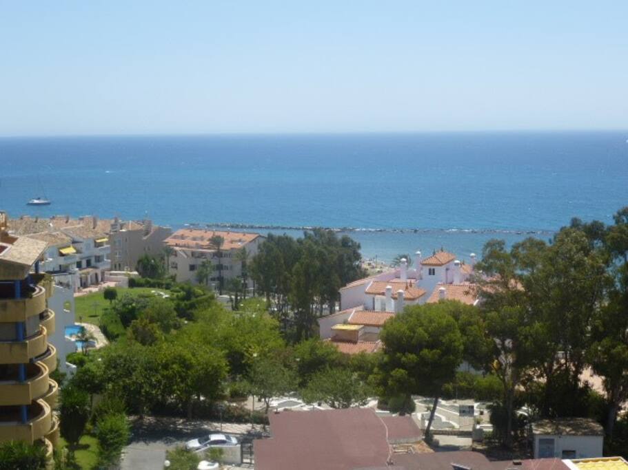 Vistas desde el salón. El mar parece infinito ⛱