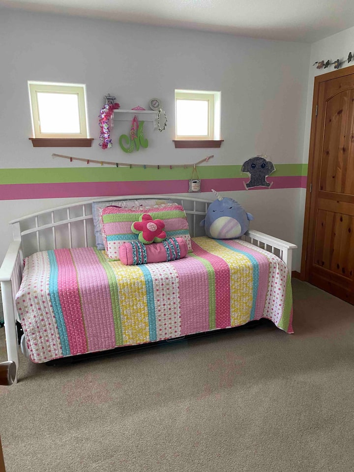 ห้องนอน 2
ดึงออกจากเตียงเสริม