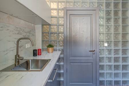 U rock 🤘 studio @city gate / Netflix&Parking