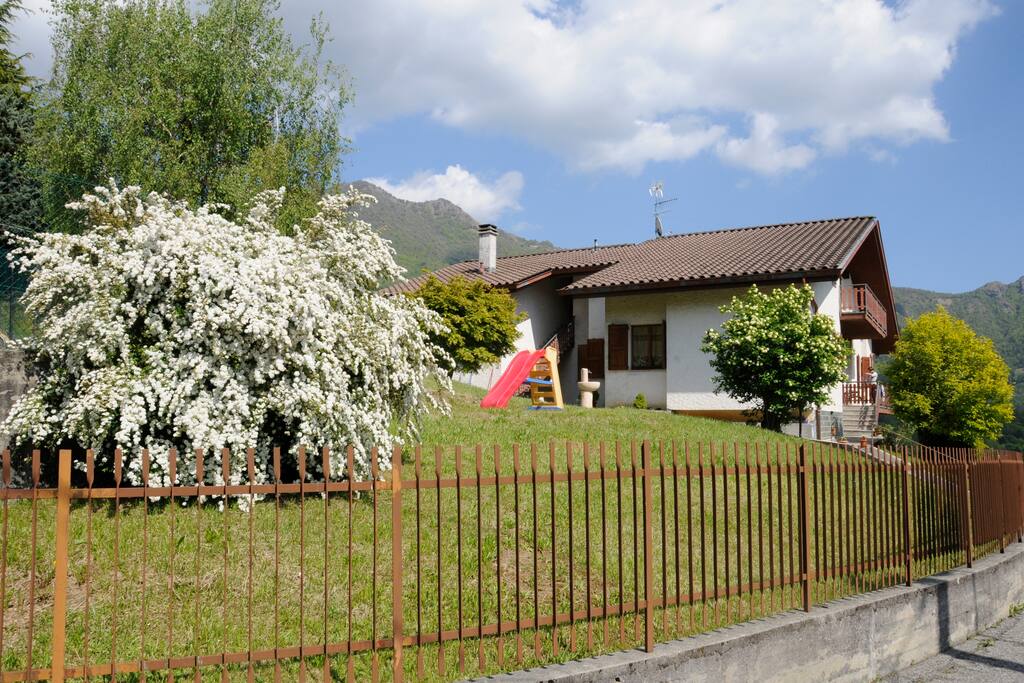 Esterno con giardino