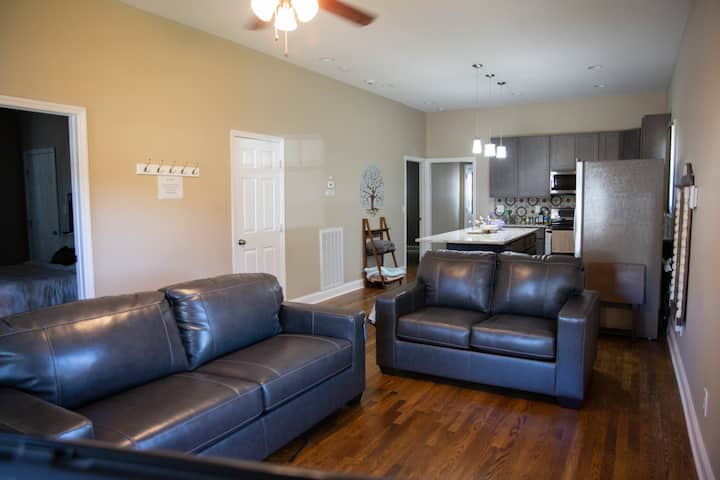 Craftsman. Modern Comfort, Meets Cozy Charm! - 녹스빌