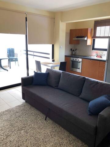 Larnaca Apartament, city centre, sea side!