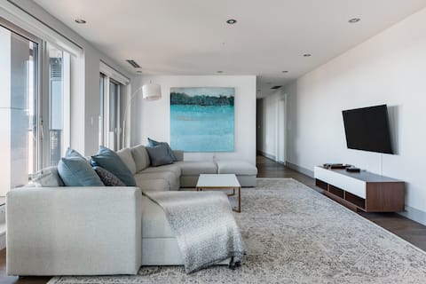 Roomy Penthouse in Entertainment and Conference District
