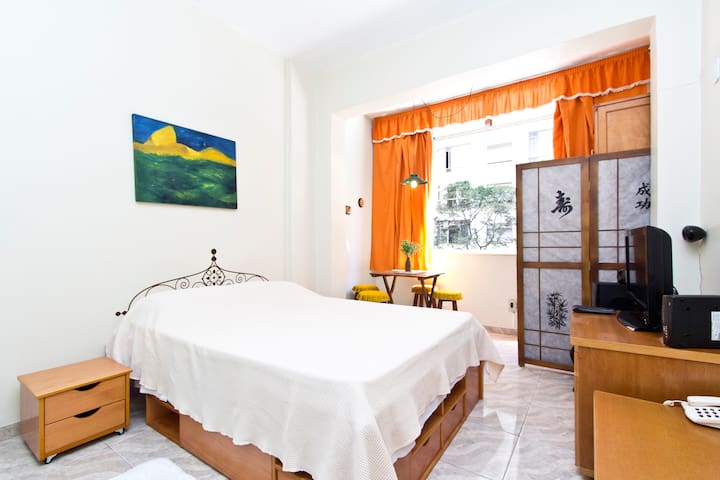 ♥1 Minute to the Beach, 2 Min to Subway♥