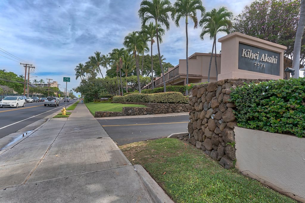 Entrance off S Kihei Rd