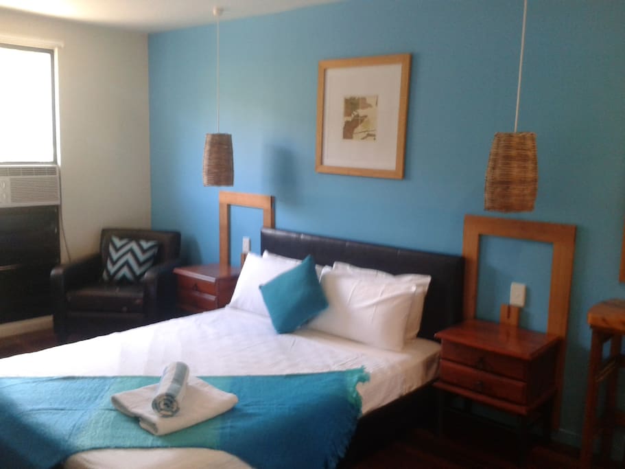 Private queen sized room with en-suite bathroom