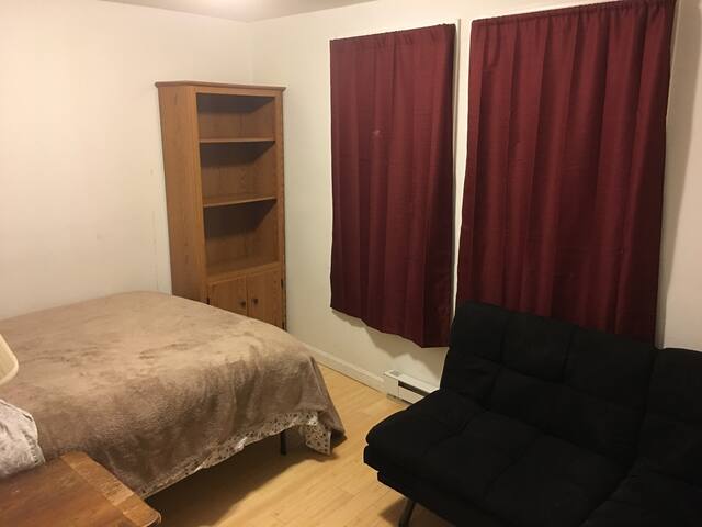 4# Minutes to Boston -Basic Bedroom