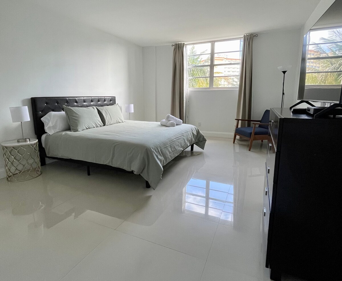 # 1主卧配备特大床