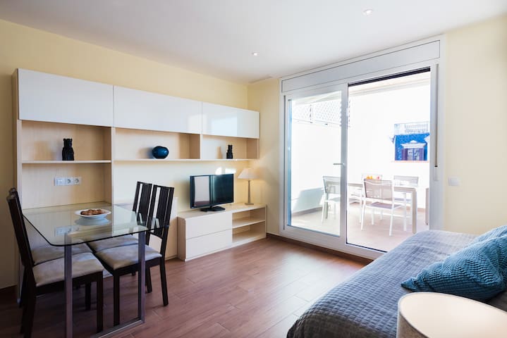 Romantic Apartment with Terrace (51) HUTB: 004807