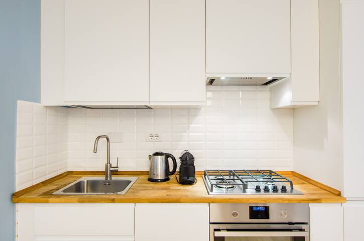 Spagna luxury apartment gallery image 3