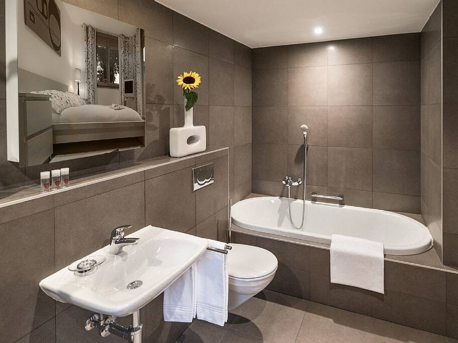 Bedroom 2 Ensuite