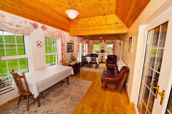 Atlantic View Double En-suite Room With Ocean View - Doolin
