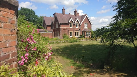 Century House - Thoresby Park