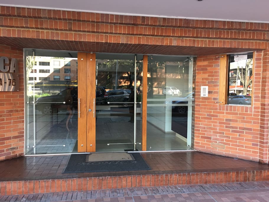 Entrada al Edificio.