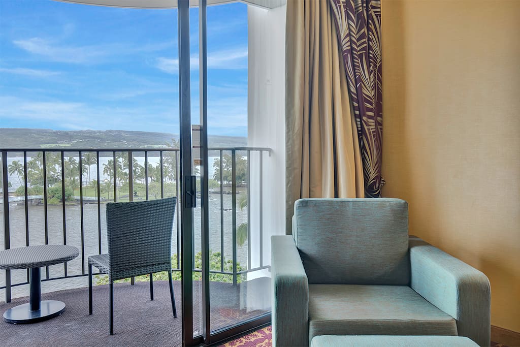 1 Bedroom Ocean Suite - Living Room
