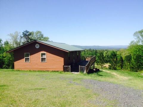 Mountain View Cabin with Hot Tub