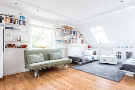 Towerland-Studio ☆ Close to fairground & downtown