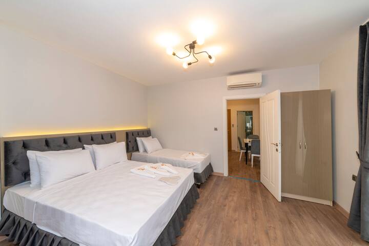 Luxe Whole Building For Big Groups gallery image 4