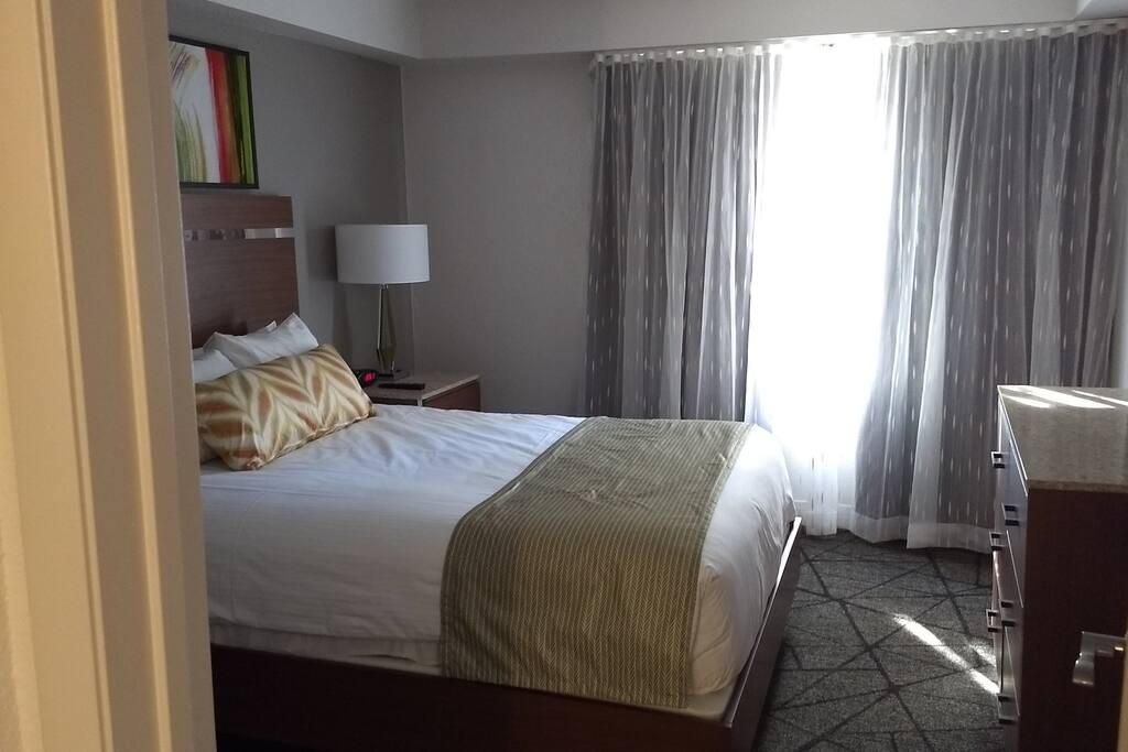 Queen bed in second bedroom