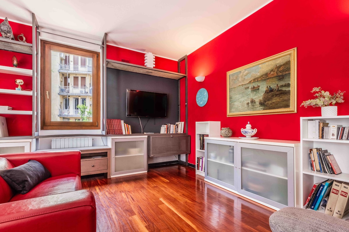 Successful Airbnb property: Charming apartment in the heart of Brera 160m2 in Milano