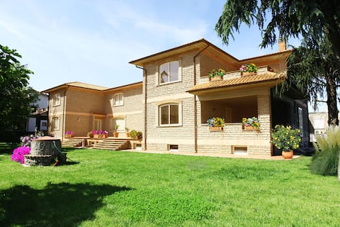Big apartment in Villa with garden
