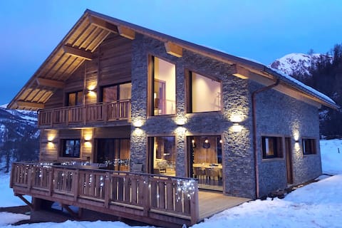 Exceptional chalet 2 hours from Nice or Aix-en-Provence