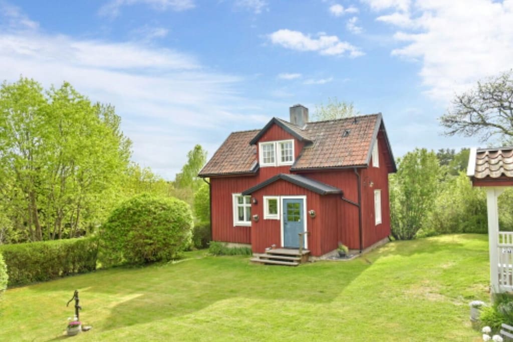 Lantlig villa i idylliska Järna - Stugor att hyra i Järna, Stockholms län,  Sverige