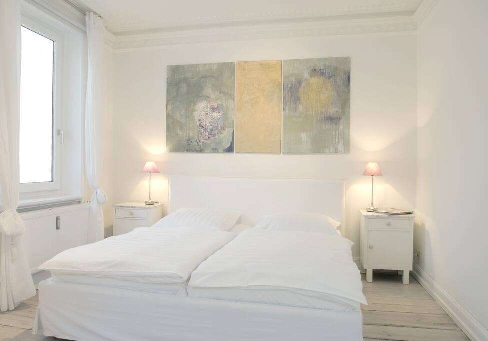 Schlafzimmer 1