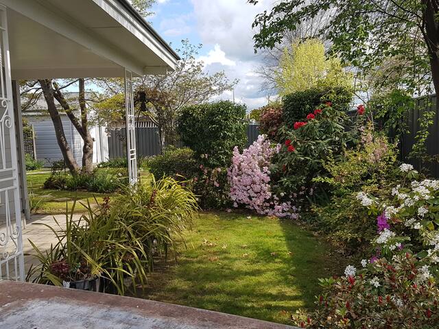 Airbnb Myrtleford Holiday Rentals Places To Stay Victoria