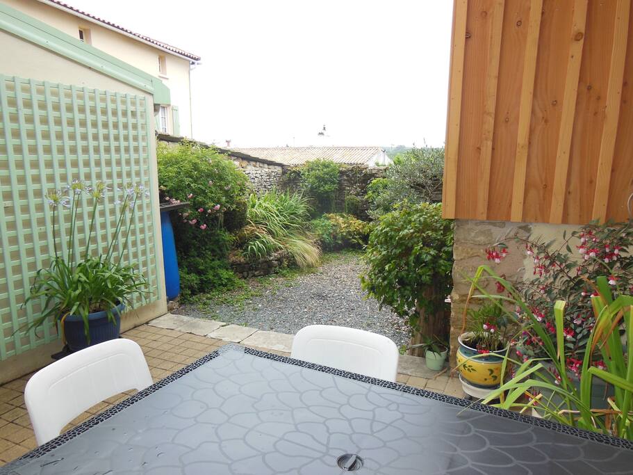 La terrasse et le jardin