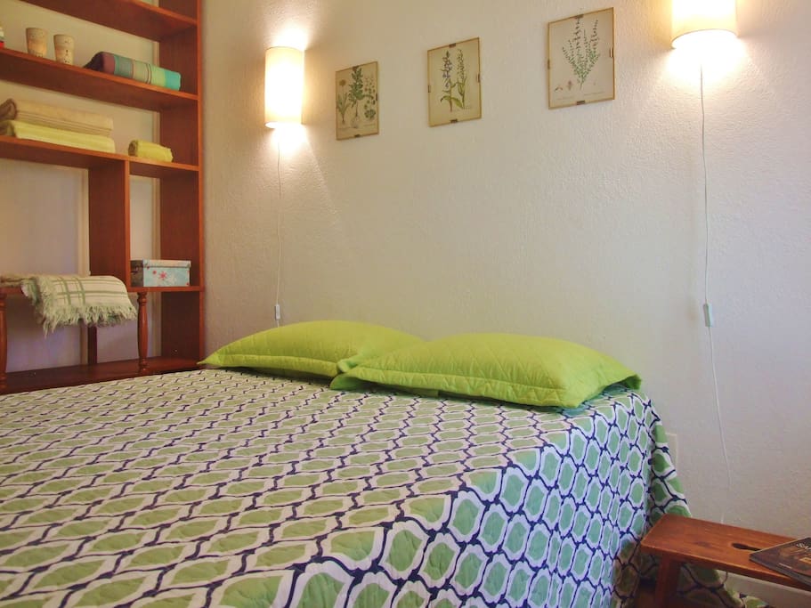 Quarto Cozy, clean e elegante para relaxar durante sua estada!