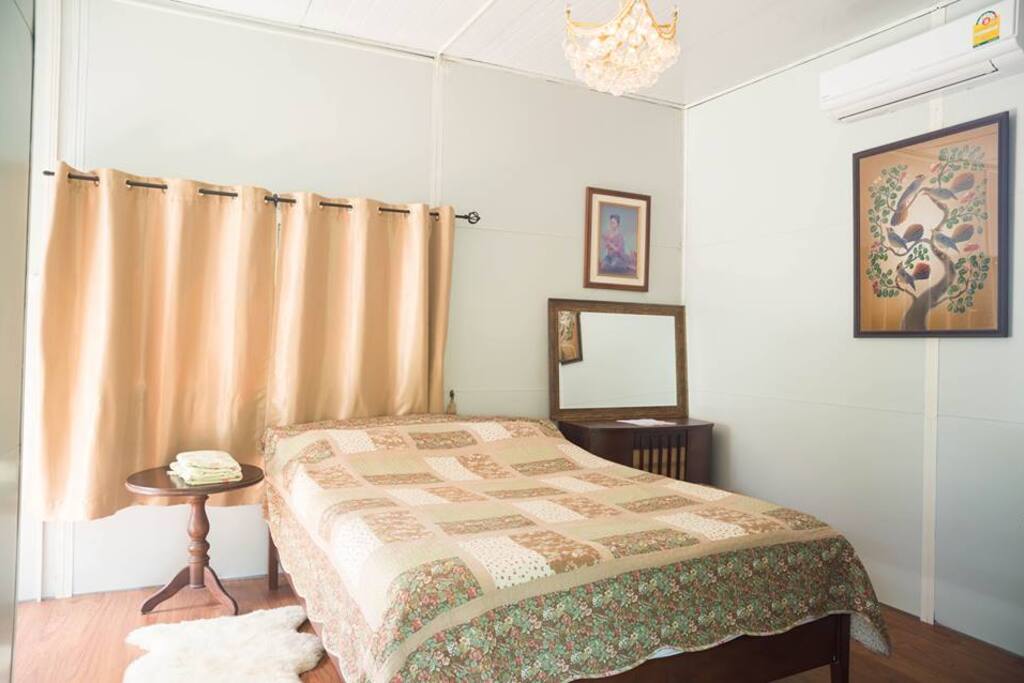 Colonial room