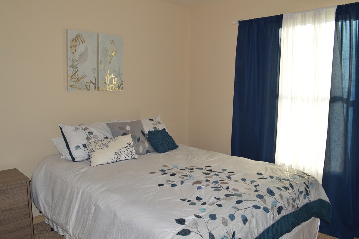 غرفة نوم ثانية (سرير حجم وسط)