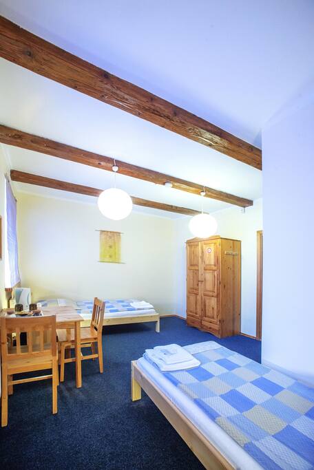 Twin room with private bathroom
