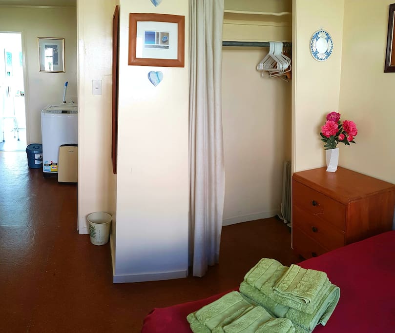 Large double wardrobe with shelf