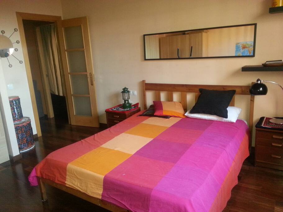 comoda cama de matrimonio