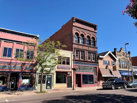 The Garland City Downtown Apartment