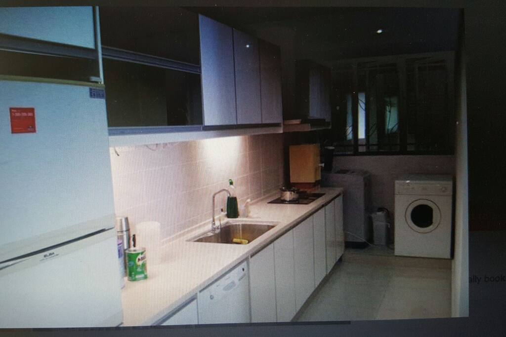 Built-in Kitchen Cabinet