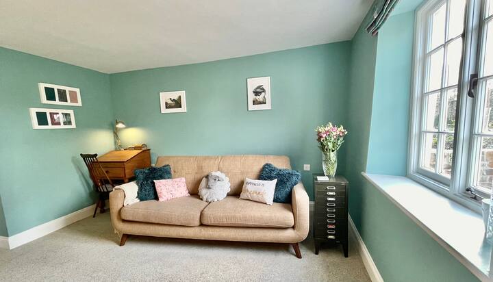 Beautiful Waterfront Cottage By Historic Mill - Taunton