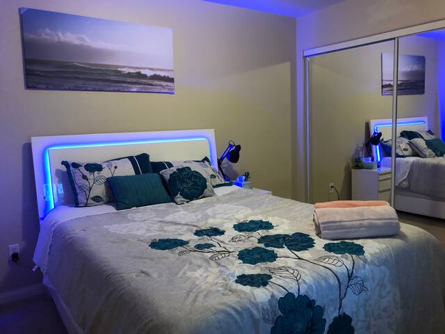 Downstairs room Ocean Spray w/private bath一层带独立卫生间