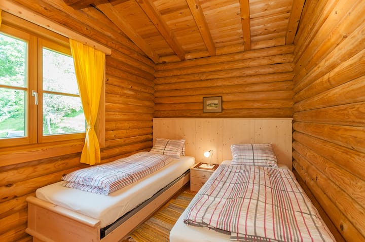 Schlafzimmer 2