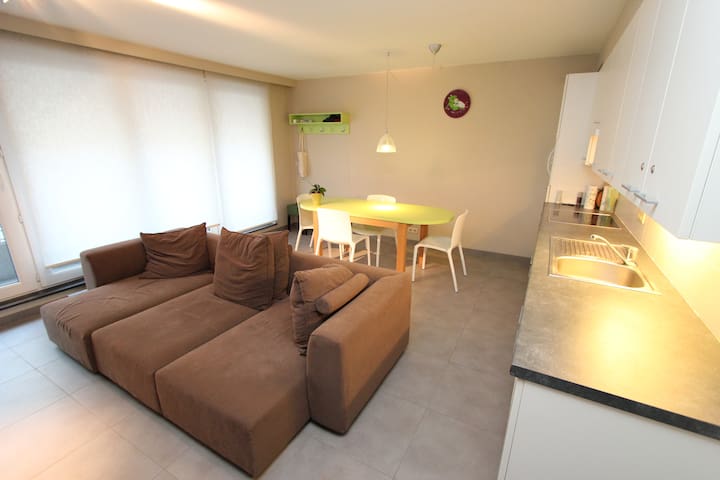 Verzorgd appartm op 200m v strand/centrum! wifi/tv