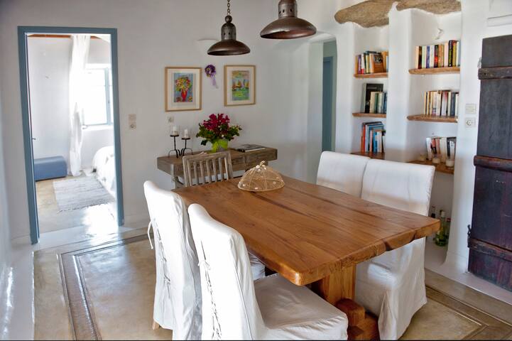 TRANQUIL VILLA WITH FANTASTIC VIEW gallery image 3