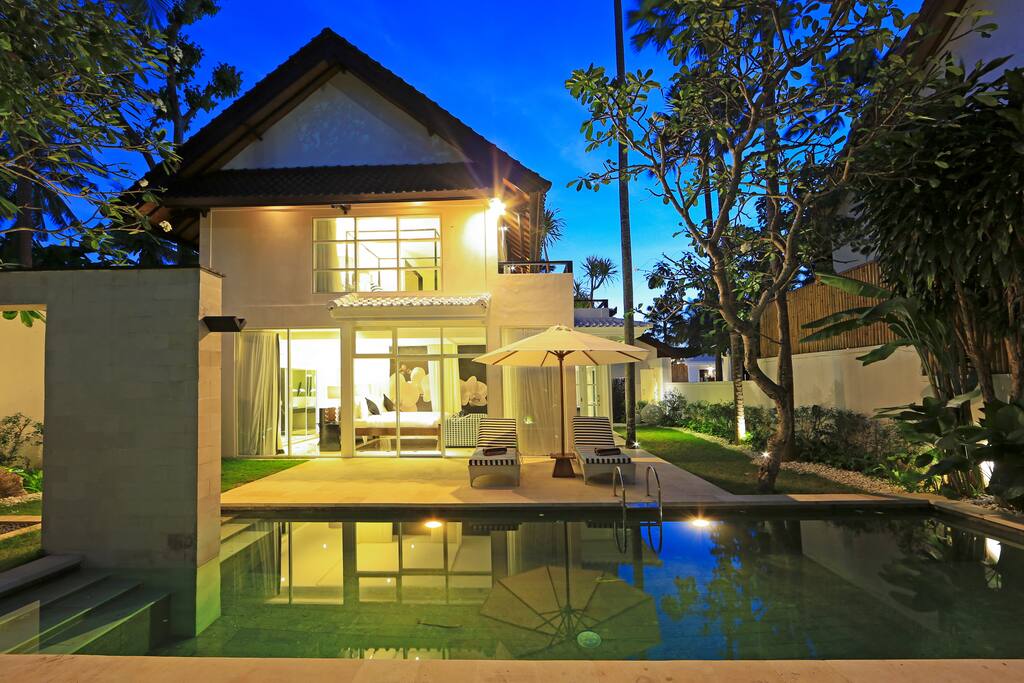 Night scene outdoor area
