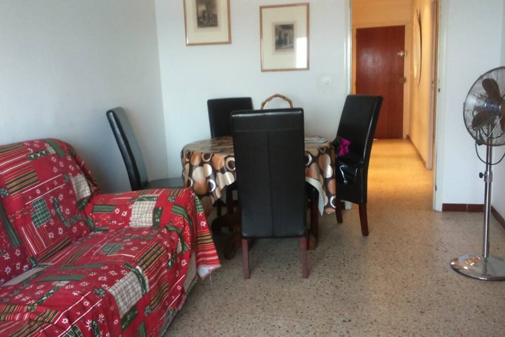 Séjour avec acces à la terrasse